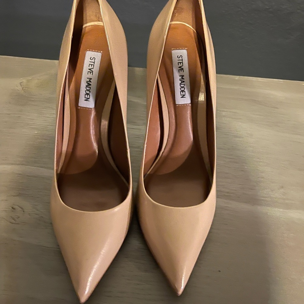 Steve Madden pumps
